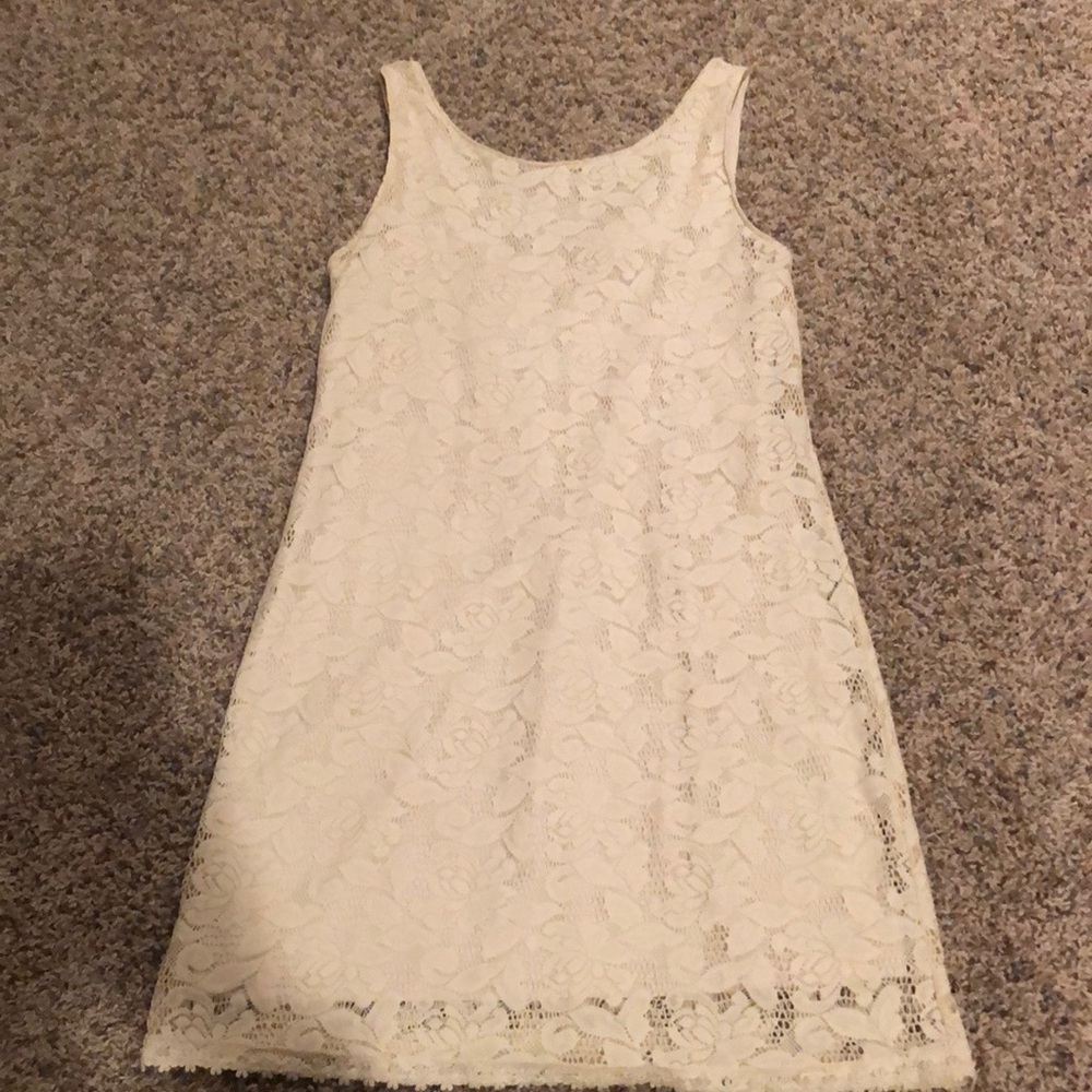 Candies size Small women’s EUC lace style dress